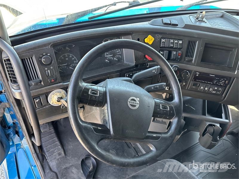Volvo VNL760 Vetopöytäautot