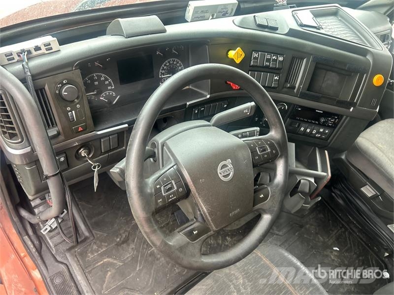 Volvo VNL760 Prime Movers