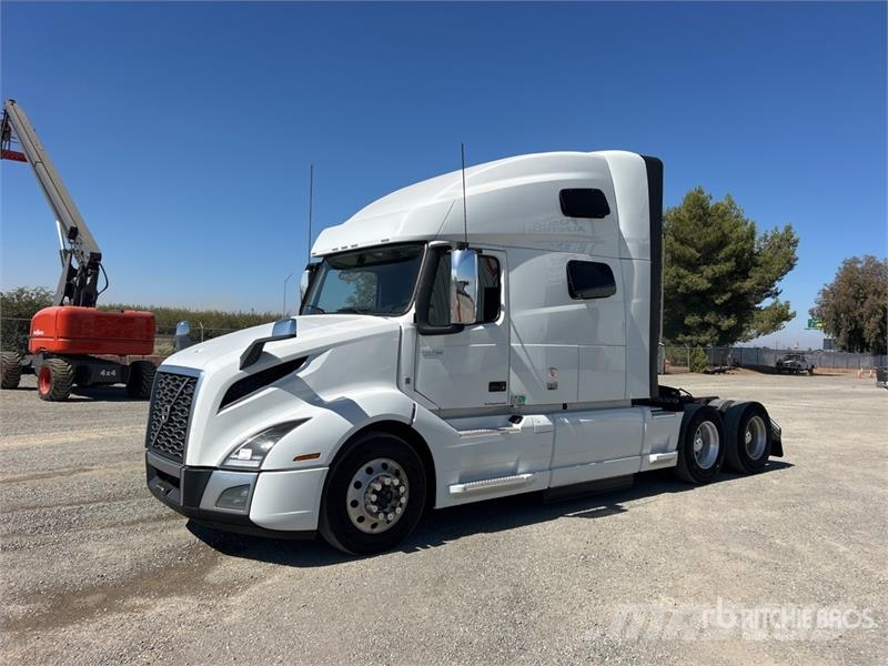 Volvo VNL760 Trekkers