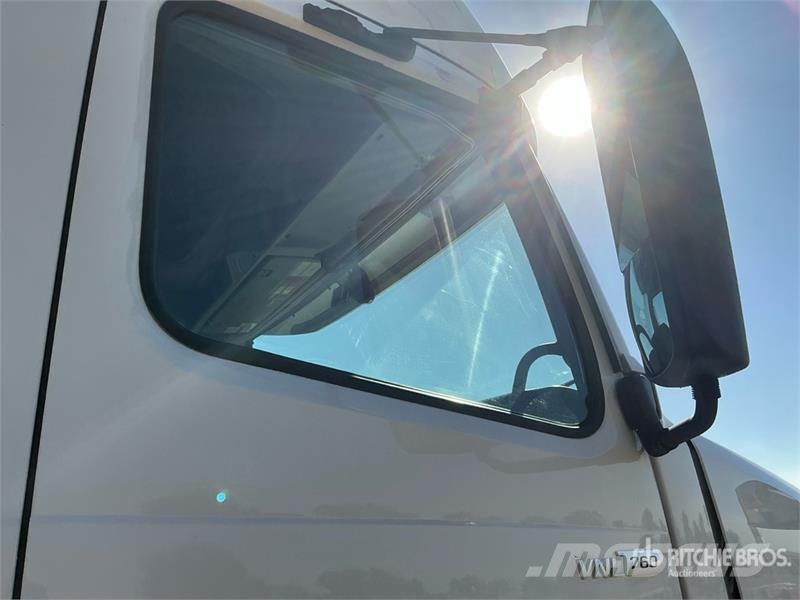 Volvo VNL760 وحدات الجر