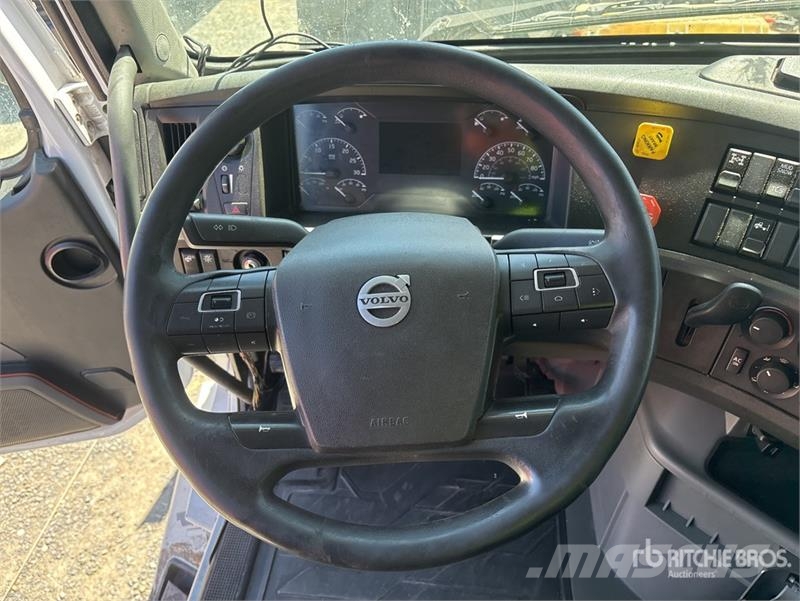 Volvo VNL760 Vetopöytäautot