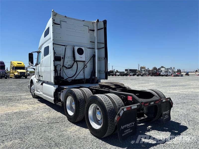 Volvo VNL760 Trekkers