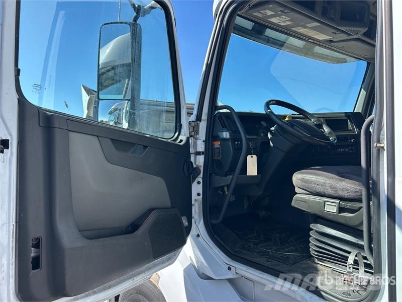 Volvo VNL760 Τράκτορες