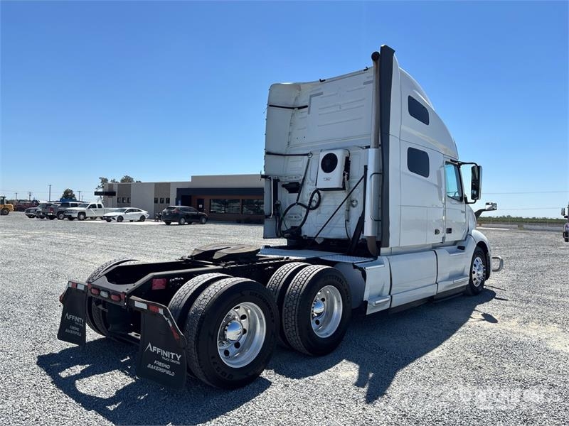 Volvo VNL760 Trekkers