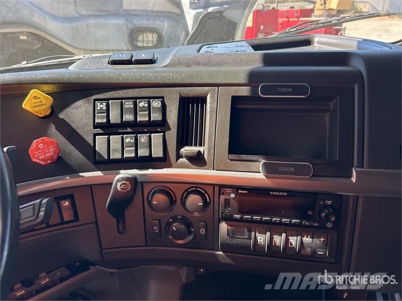 Volvo VNL760 Trekkers
