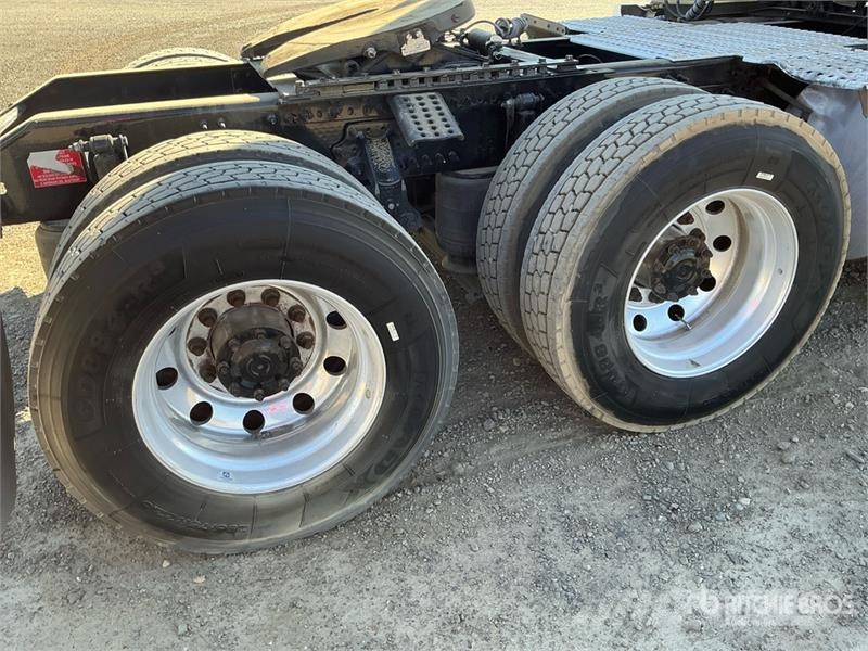 Volvo VNL760 وحدات الجر