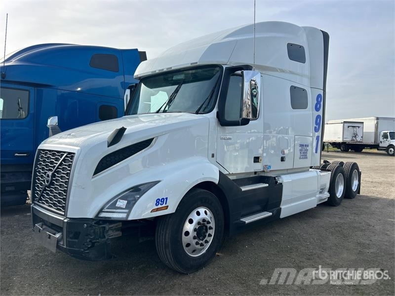 Volvo VNL760 Trekkers