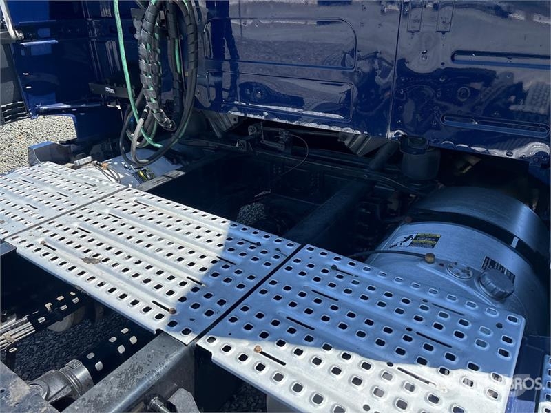 Volvo VNL760 وحدات الجر
