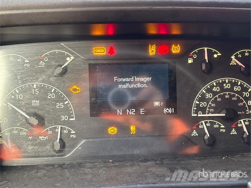 Volvo VNL760 وحدات الجر