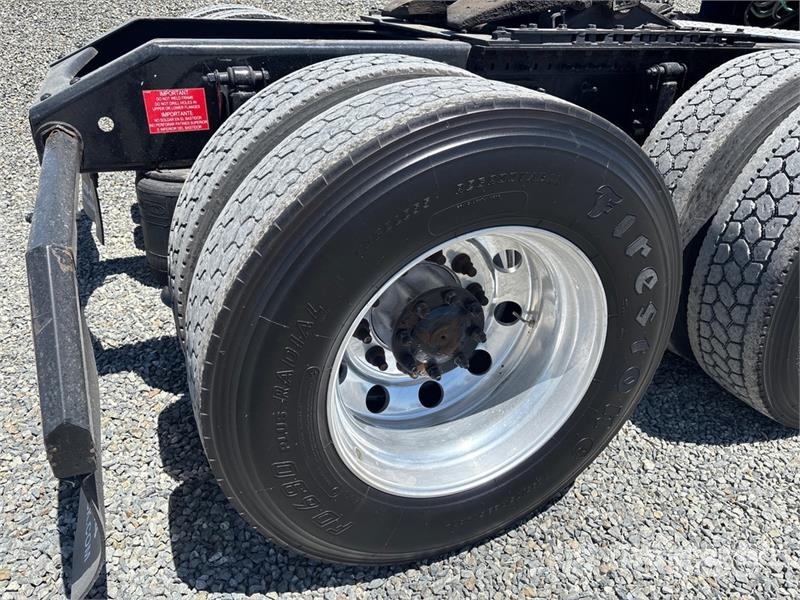 Volvo VNL760 وحدات الجر