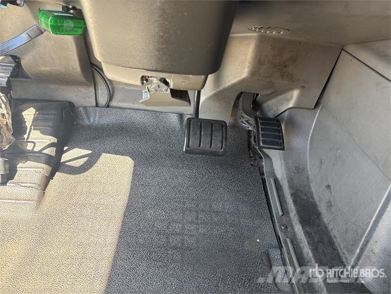 Volvo VNL760 Vetopöytäautot