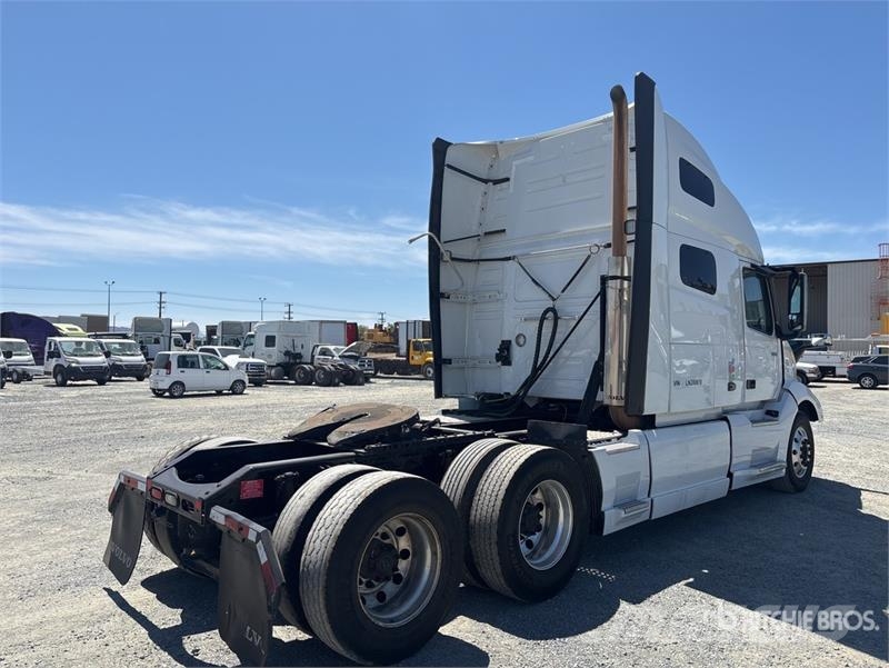 Volvo VNL760 Vetopöytäautot