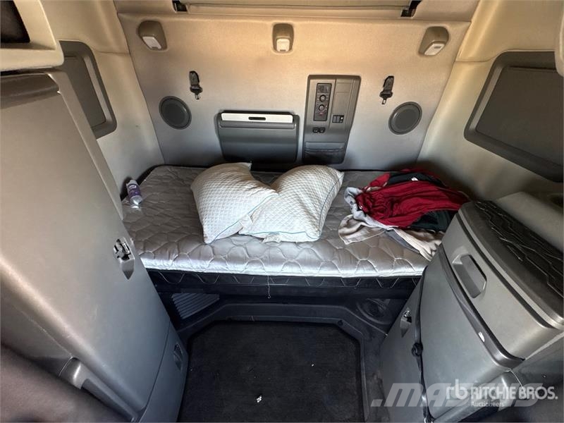 Volvo VNL760 Prime Movers
