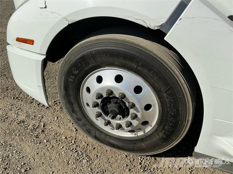 Volvo VNL760 وحدات الجر