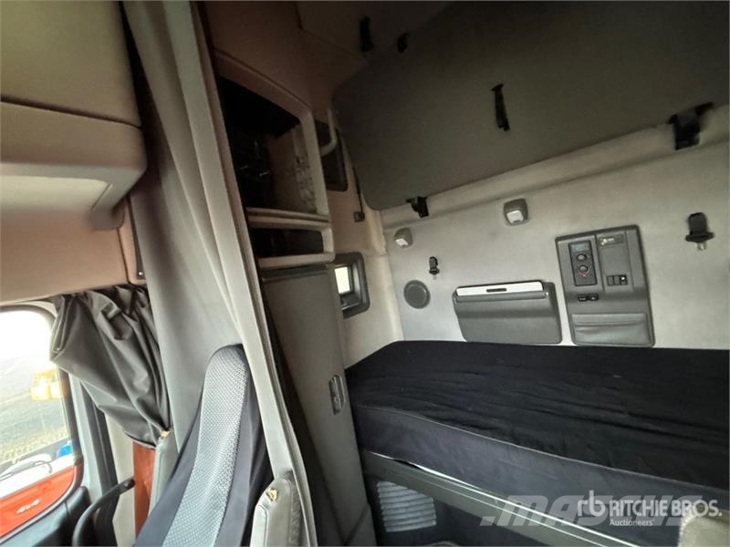 Volvo VNL760 وحدات الجر