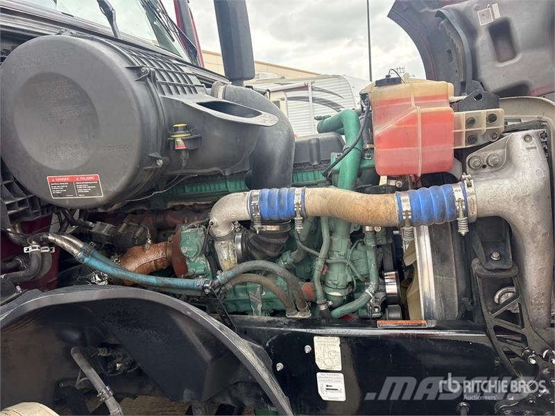 Volvo VNL760 Trekkers