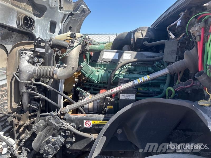 Volvo VNL760 Nyergesvontatók