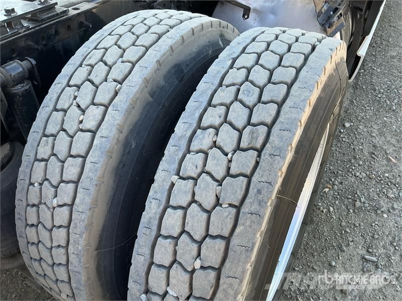 Volvo VNL760 وحدات الجر