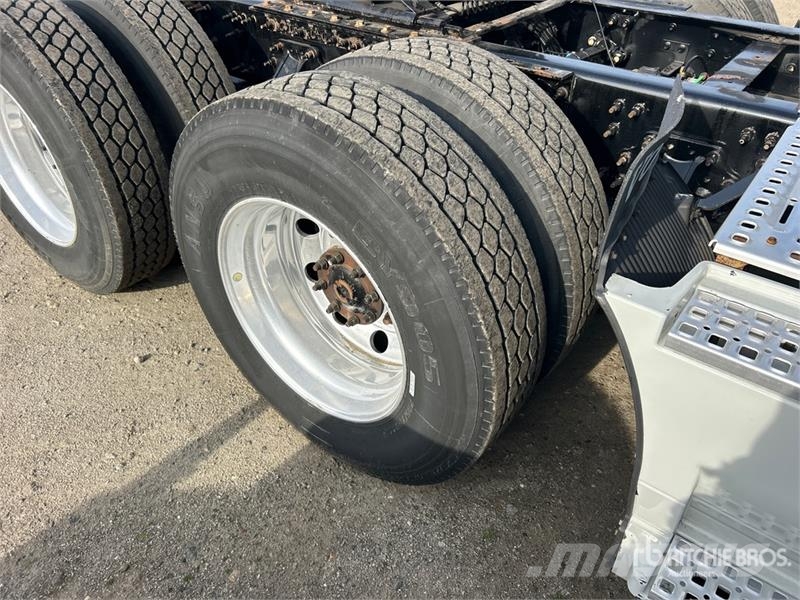 Volvo VNL760 Prime Movers