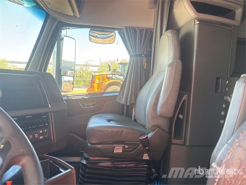 Volvo VNL760 Nyergesvontatók