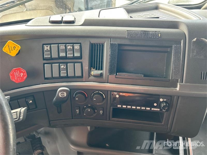 Volvo VNL760 Tractor Units