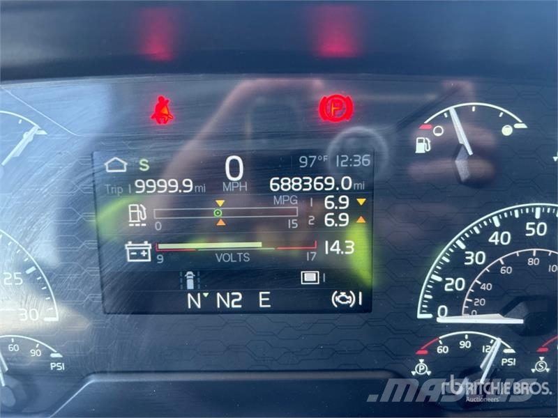 Volvo VNL760 وحدات الجر