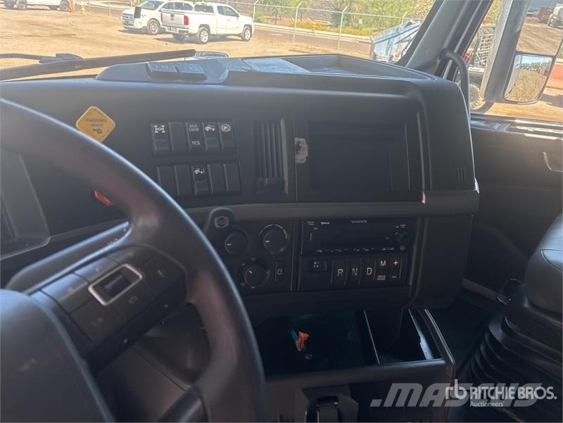 Volvo VNL760 Nyergesvontatók