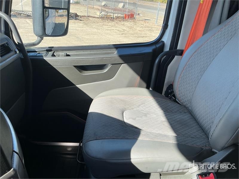 Volvo VNL760 وحدات الجر