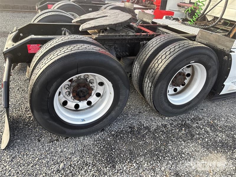 Volvo VNL760 وحدات الجر