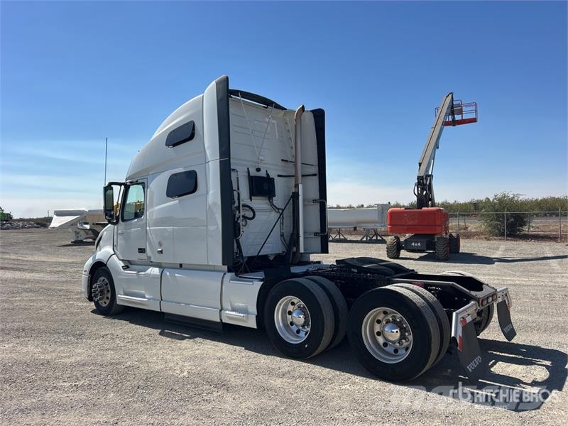 Volvo VNL760 Trekkers