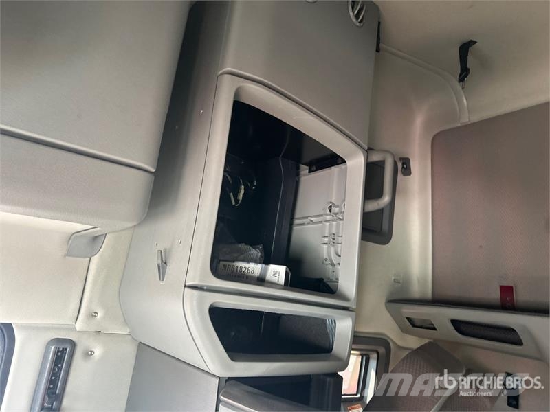 Volvo VNL760 Prime Movers