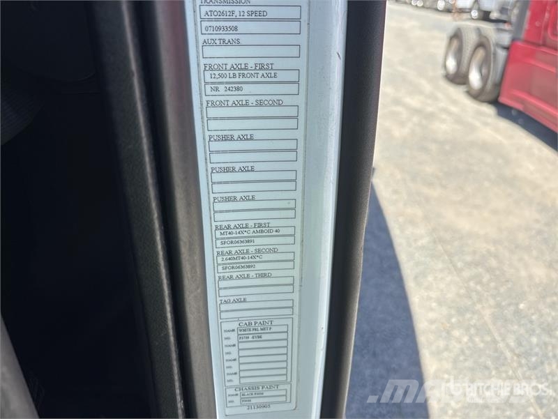 Volvo VNL760 Vetopöytäautot
