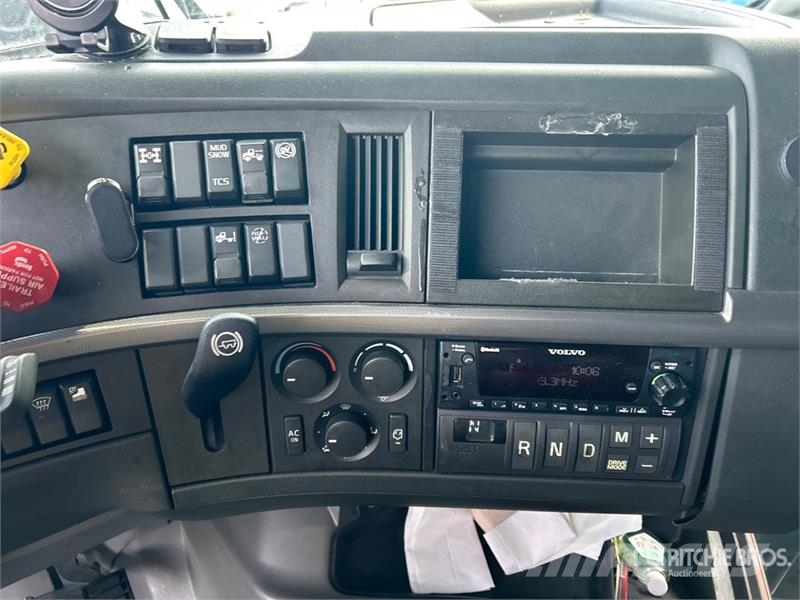 Volvo VNL760 Trekkers