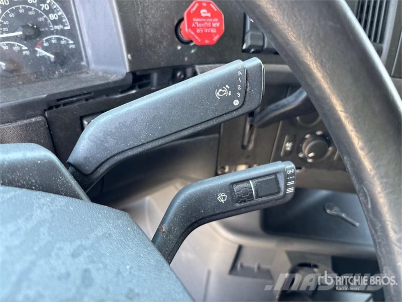 Volvo VNL760 Vetopöytäautot