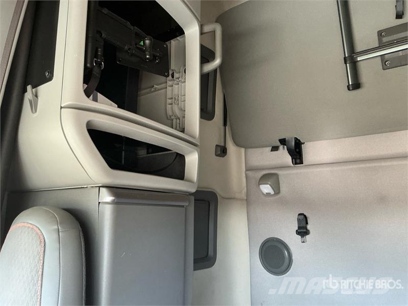 Volvo VNL760 وحدات الجر