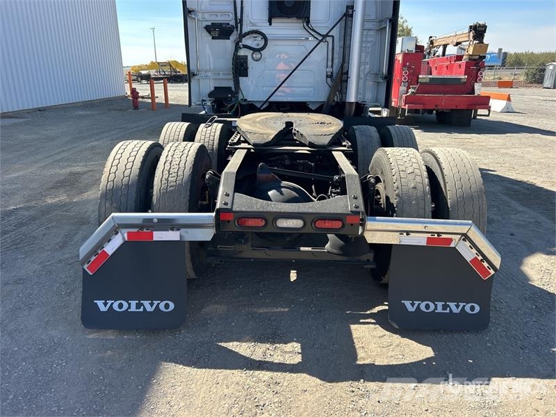 Volvo VNL760 Trekkers