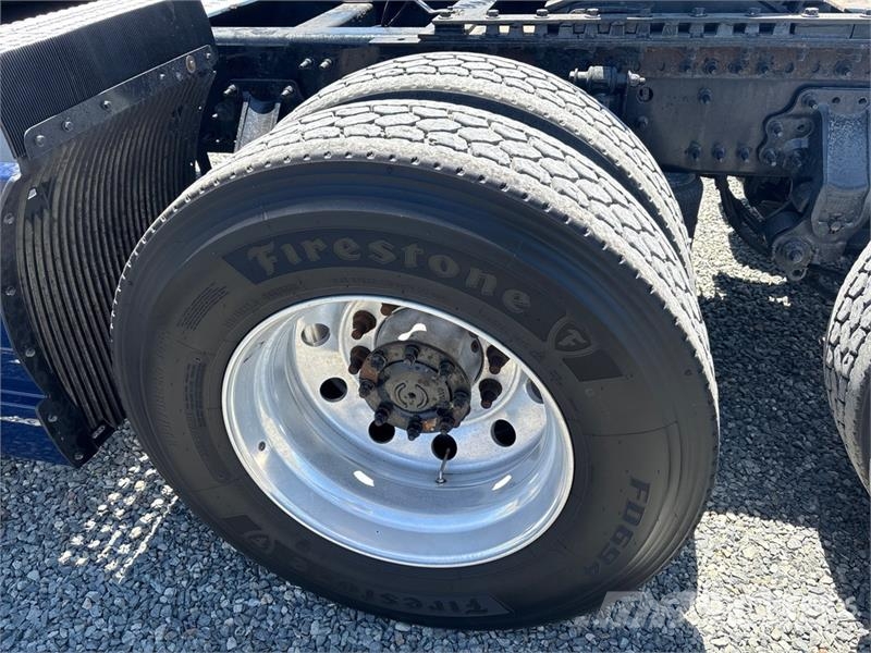 Volvo VNL760 وحدات الجر