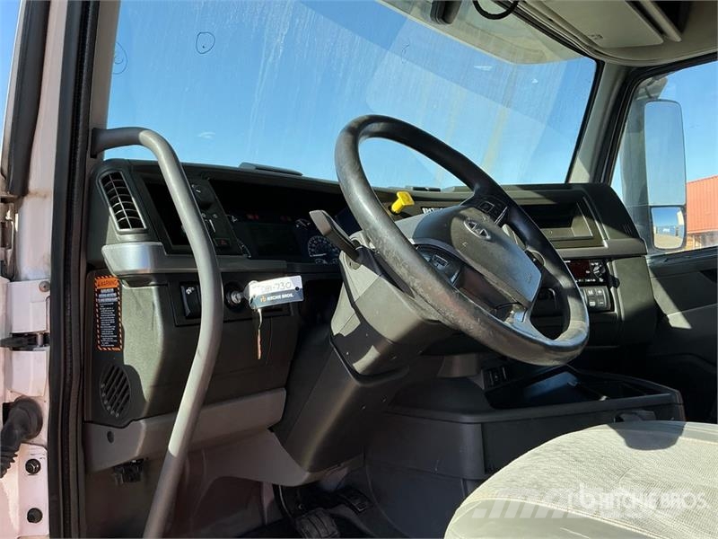 Volvo VNL760 Vlačilci