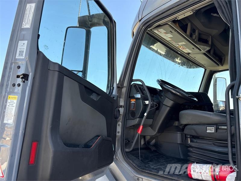 Volvo VNL760 Prime Movers
