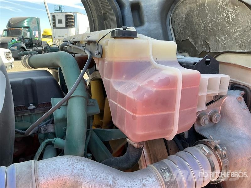 Volvo VNL760 وحدات الجر