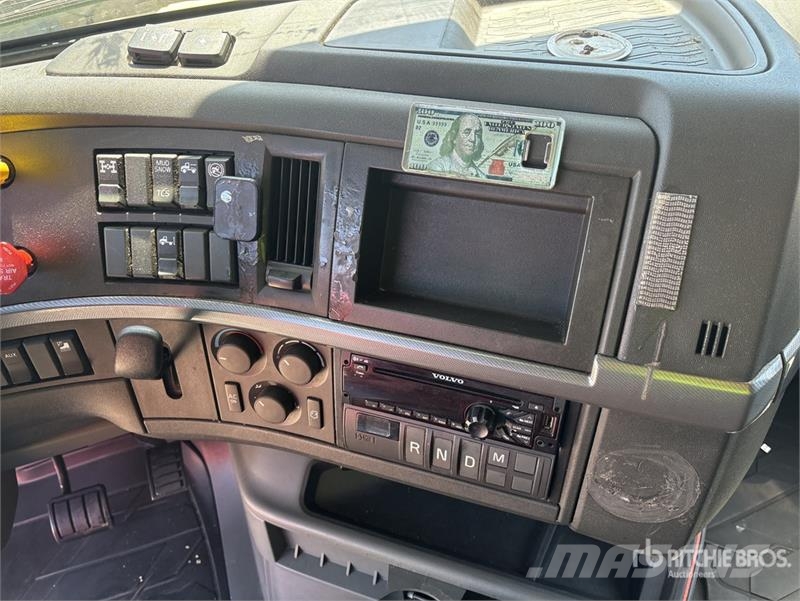 Volvo VNL760 Vetopöytäautot