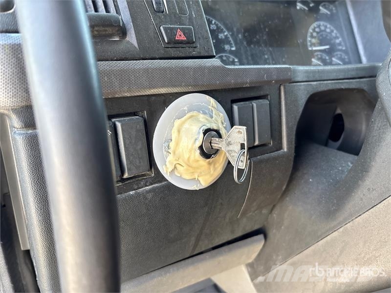 Volvo VNL760 Vetopöytäautot