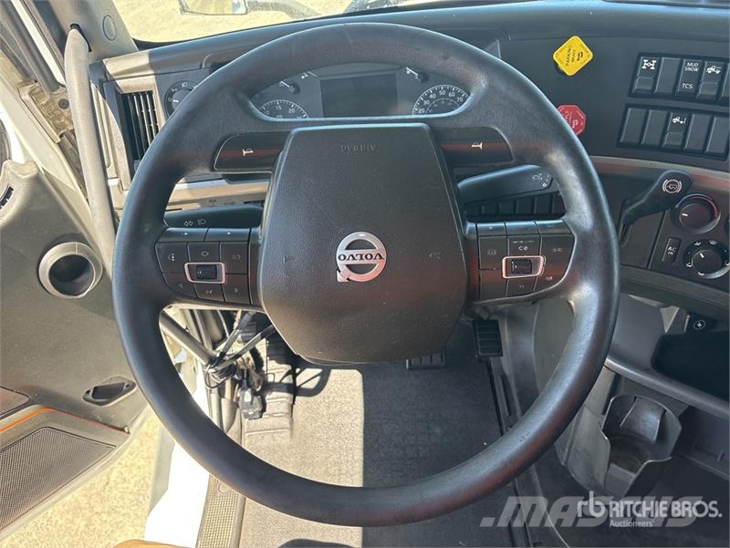 Volvo VNL760 Vetopöytäautot