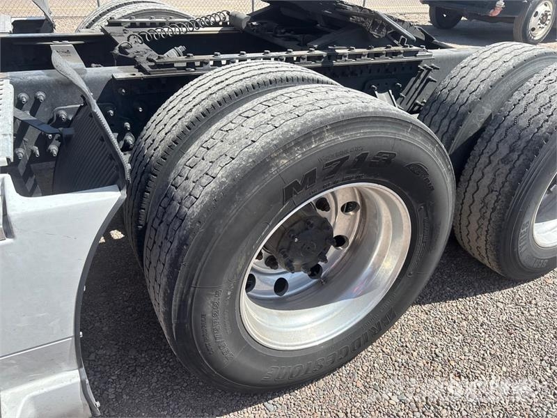 Volvo VNL760 Nyergesvontatók