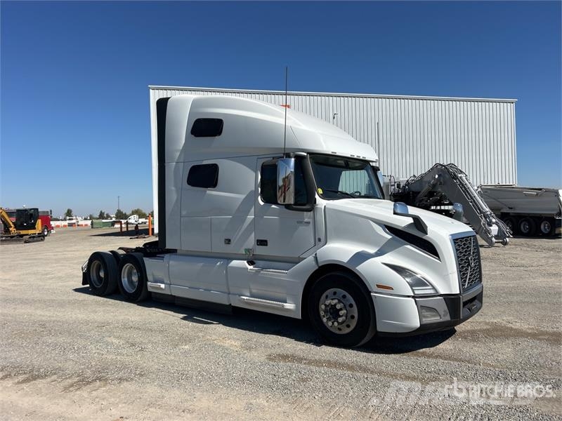 Volvo VNL760 Trekkers