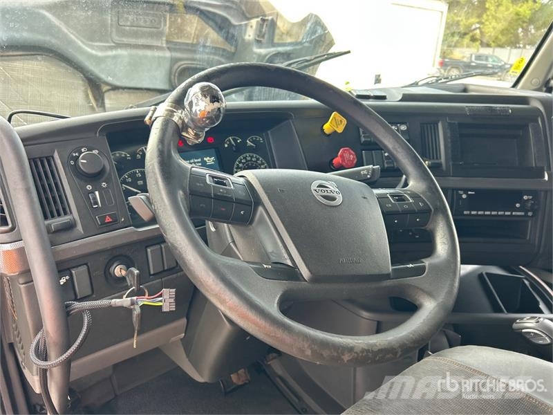 Volvo VNL760 Tractor Units