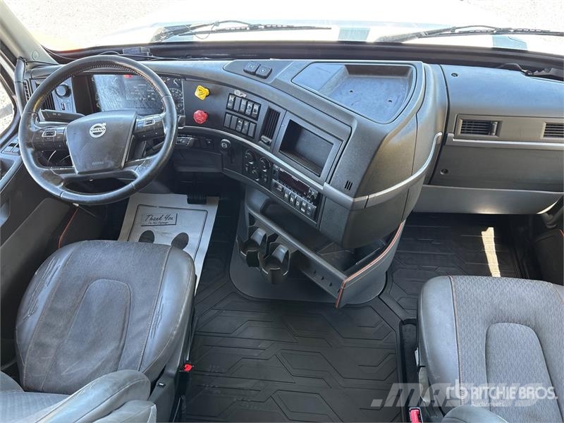 Volvo VNL760 Trekkers
