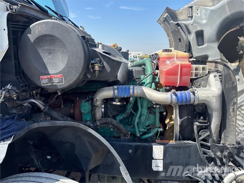 Volvo VNL760 Vlačilci