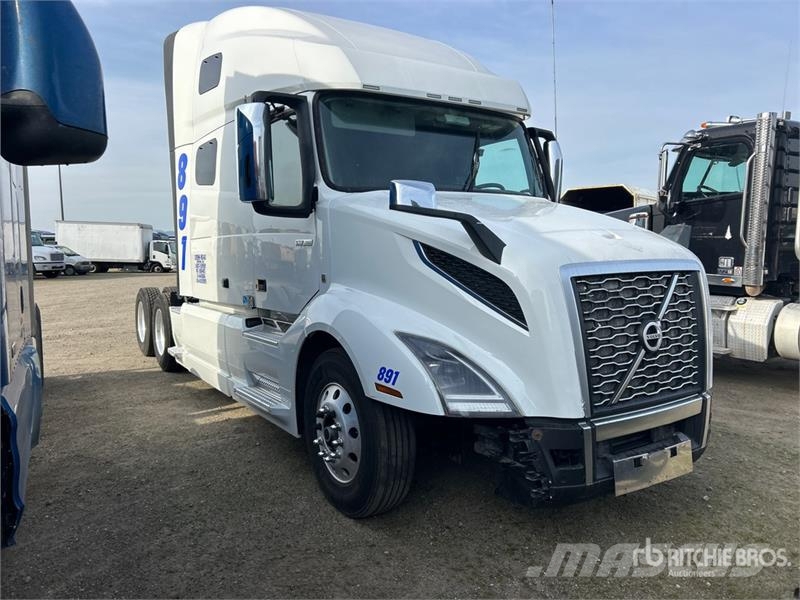 Volvo VNL760 Trekkers