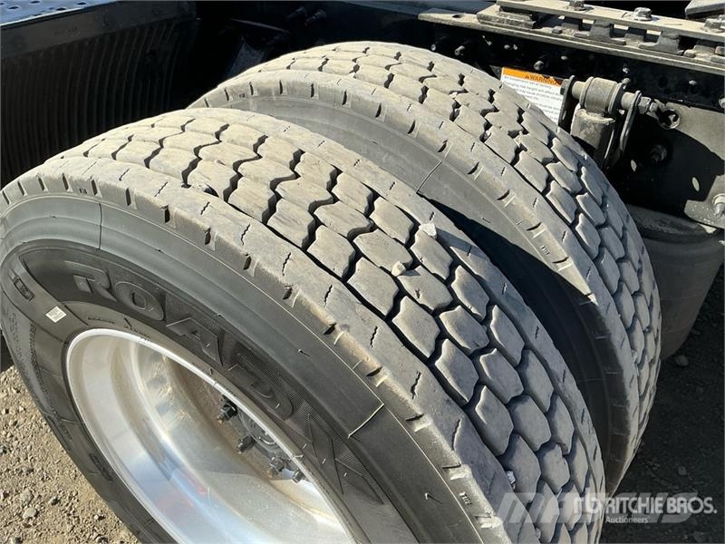 Volvo VNL760 وحدات الجر